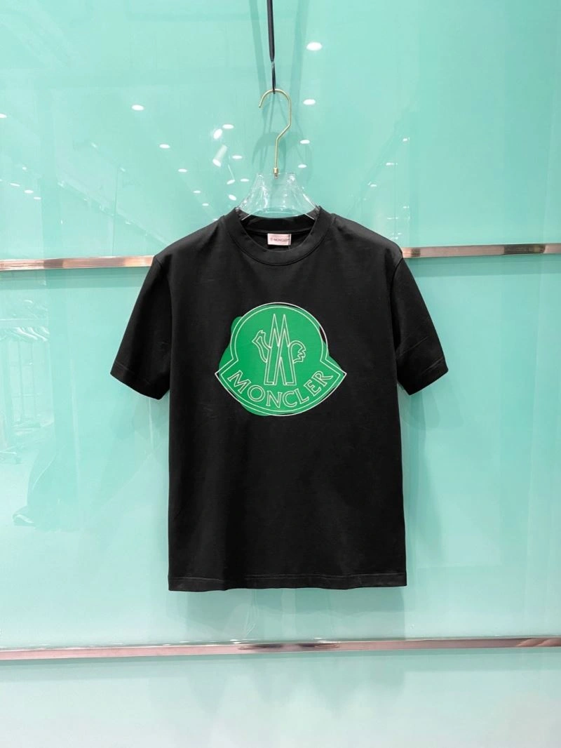 Moncler T-Shirts Sleek 141481