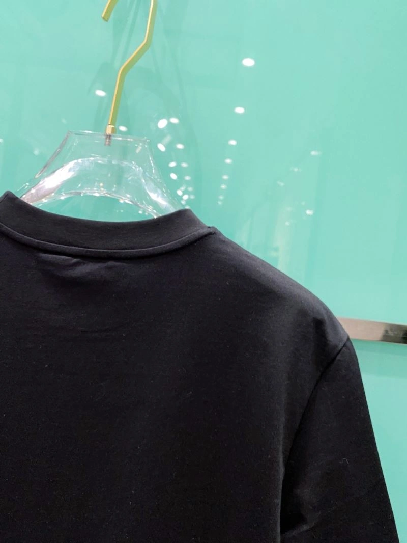Moncler T-Shirts Sleek 141481