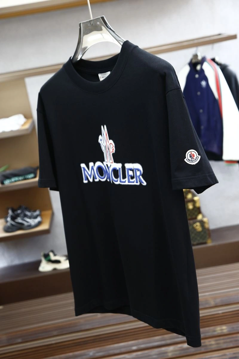 Moncler T-Shirts Supportive 141452