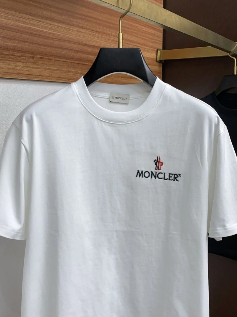 Moncler T-Shirts Cozy 141433