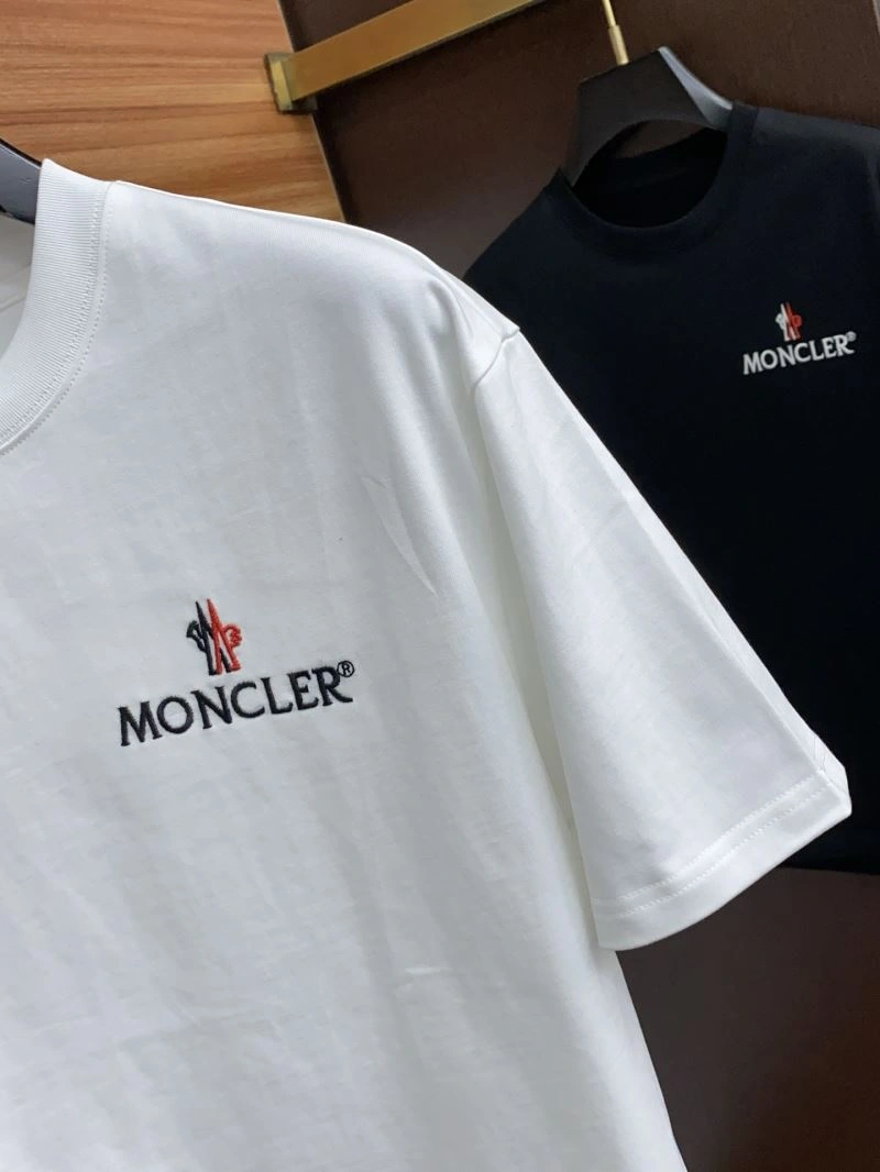 Moncler T-Shirts Cozy 141433
