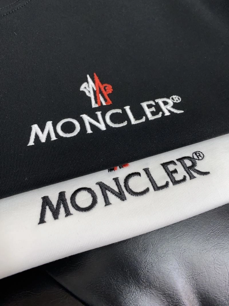 Moncler T-Shirts Cozy 141433