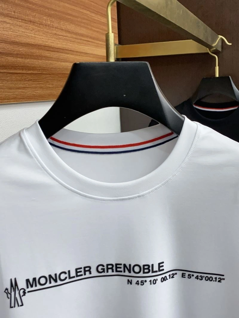Stylish Moncler T-Shirts 141427