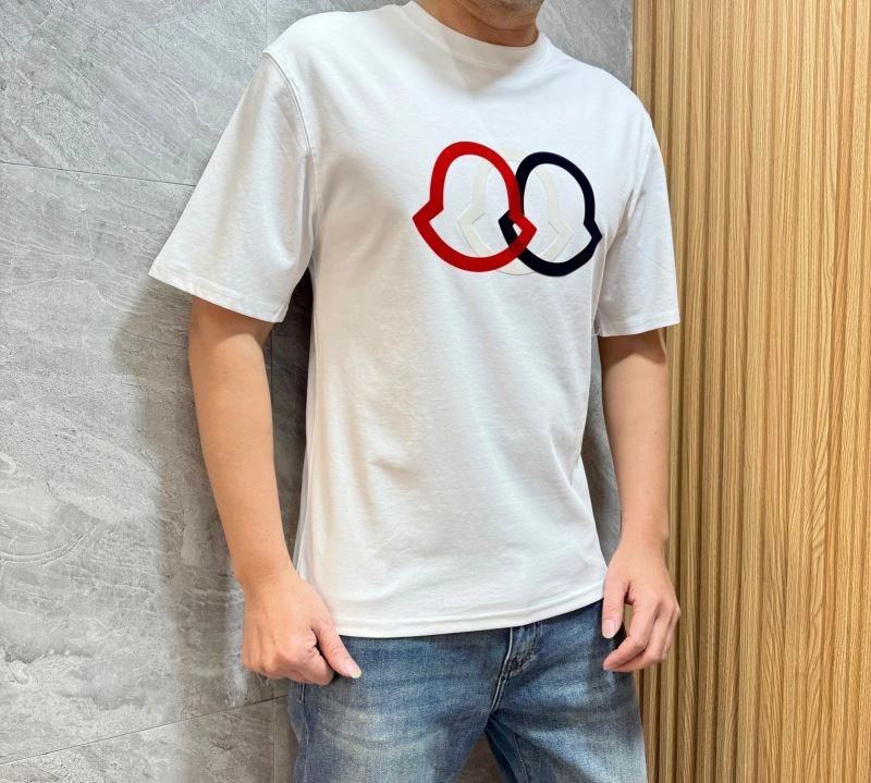 Bold Moncler T-Shirts 141425