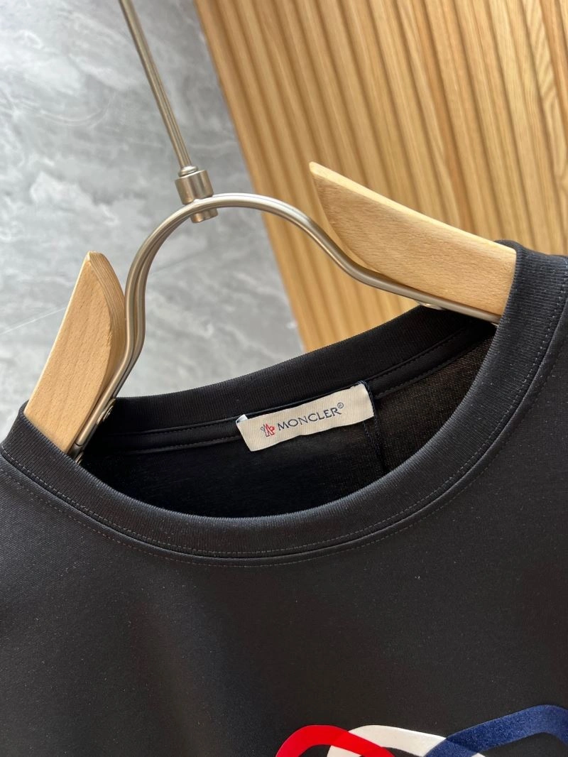Moncler T-Shirts Neat 141431