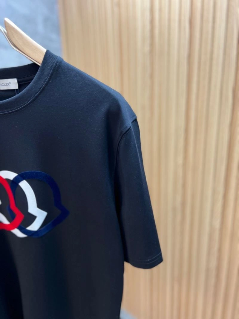 Moncler T-Shirts Neat 141431