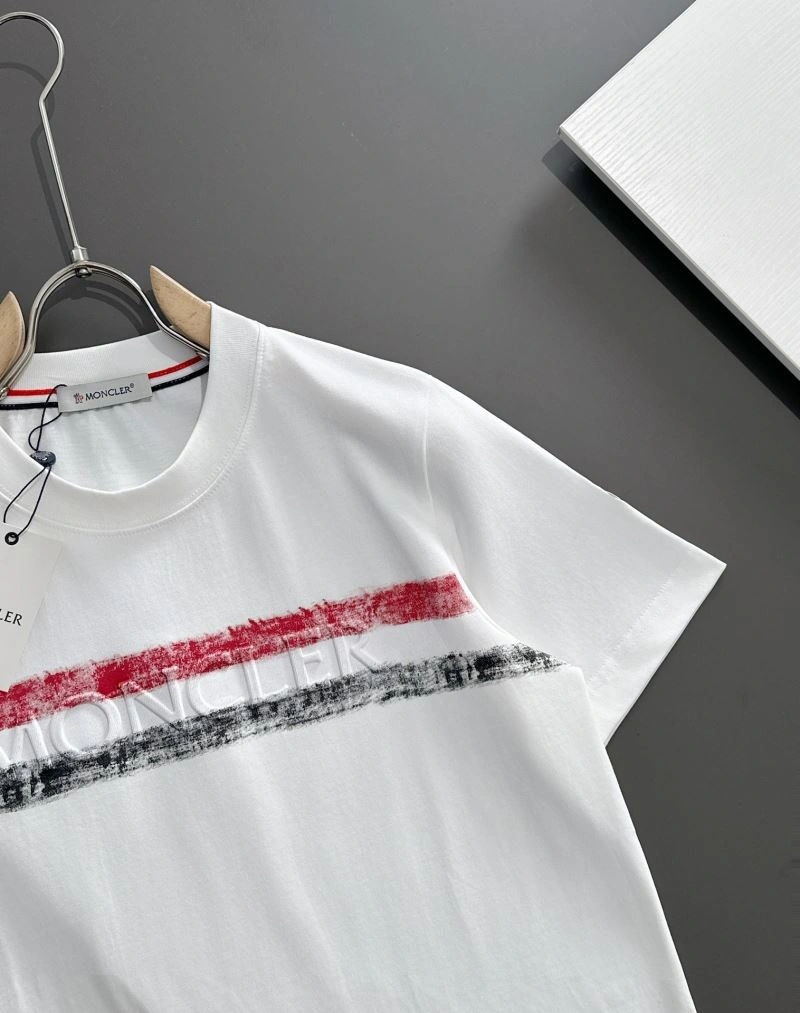 Moncler T-Shirts Comfortable 141421