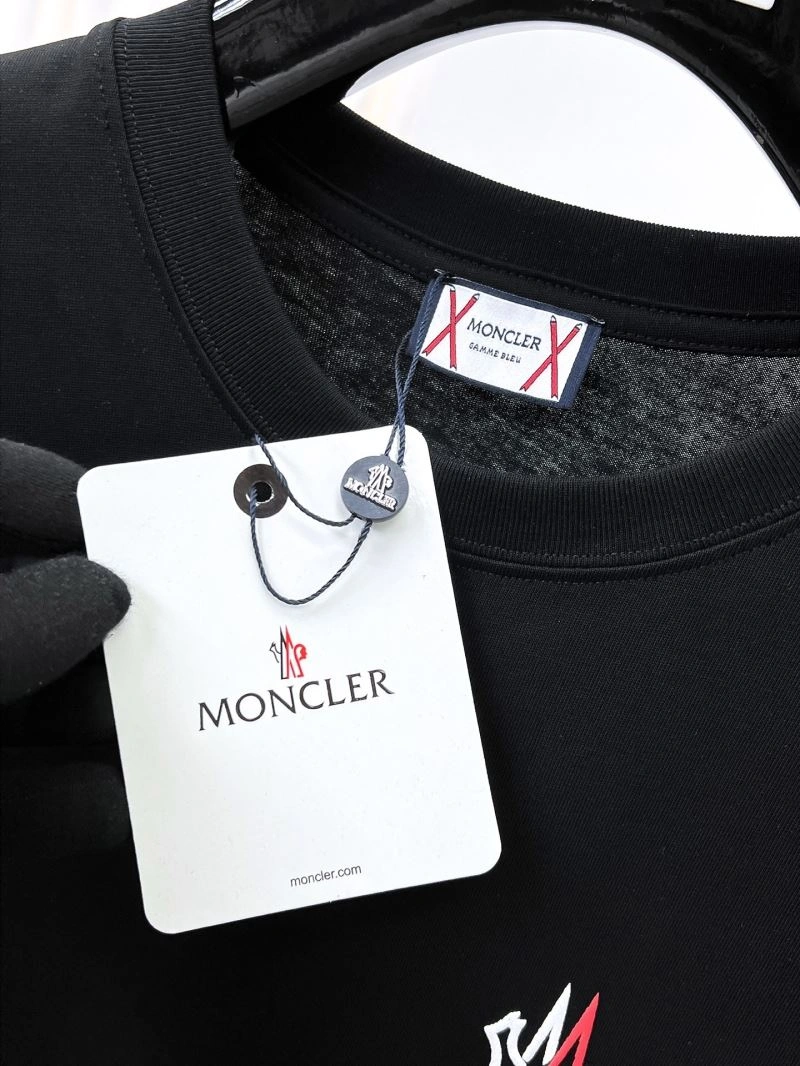 Chic Moncler T-Shirts 141413
