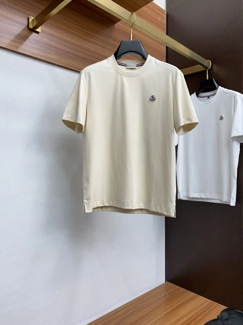 Versatile Moncler T-Shirts 141394