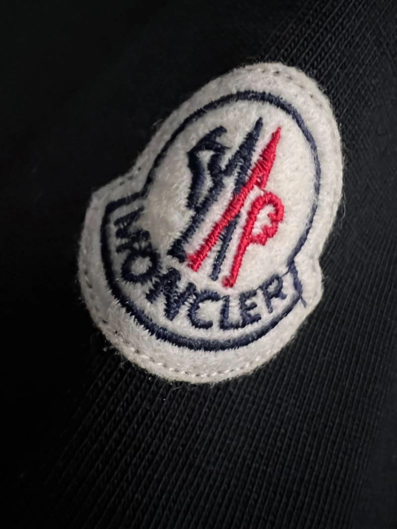RelaxedFit Moncler T-Shirts 141423