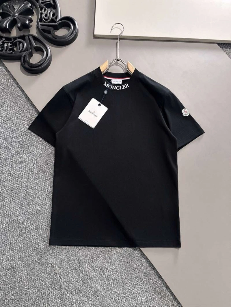 Moncler T-Shirts Breathable 141383