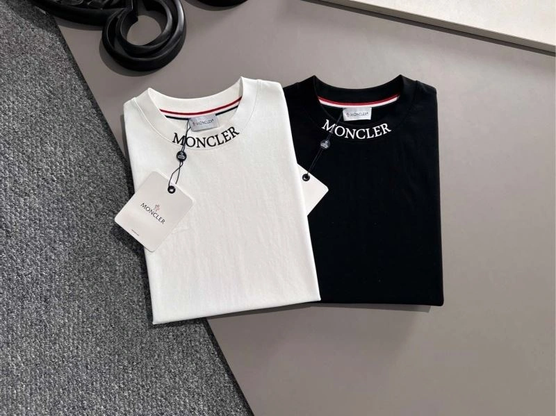 Moncler T-Shirts Breathable 141383