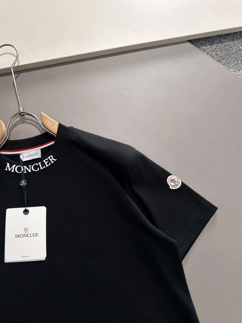 Moncler T-Shirts Breathable 141383