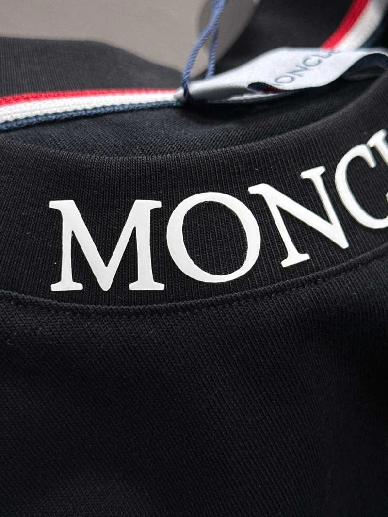 Moncler T-Shirts Breathable 141383