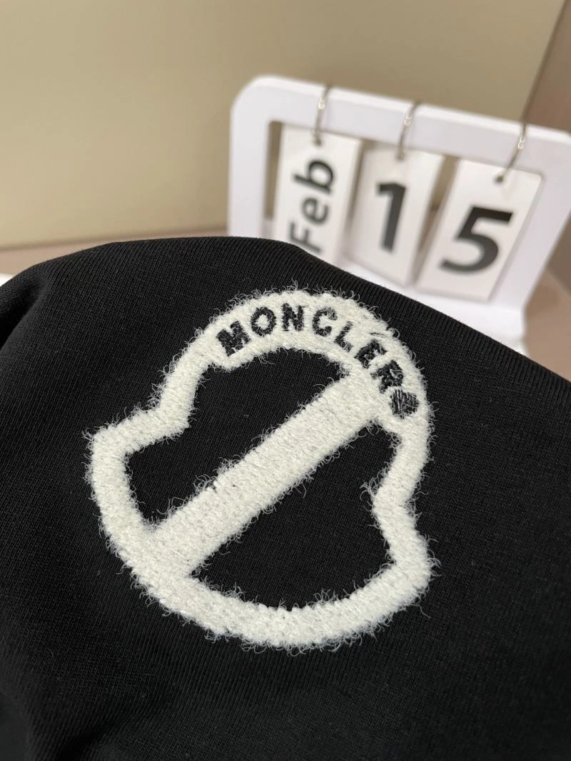 Seasonal Moncler T-Shirts 141384