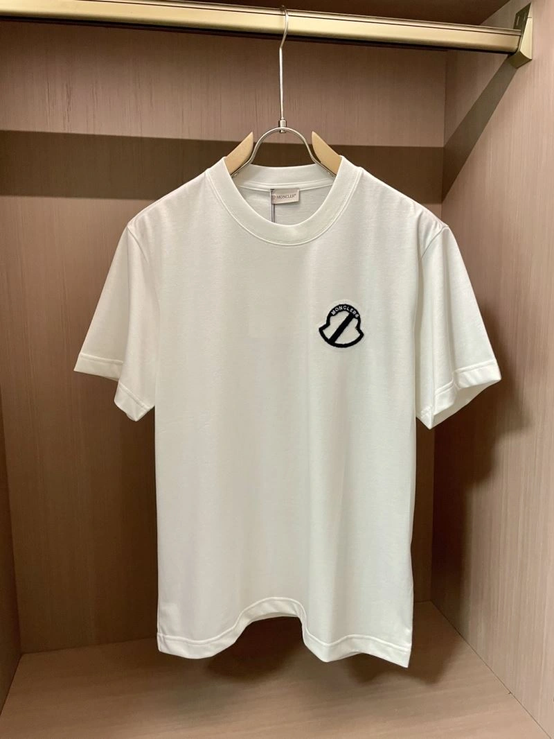 Seasonal Moncler T-Shirts 141384