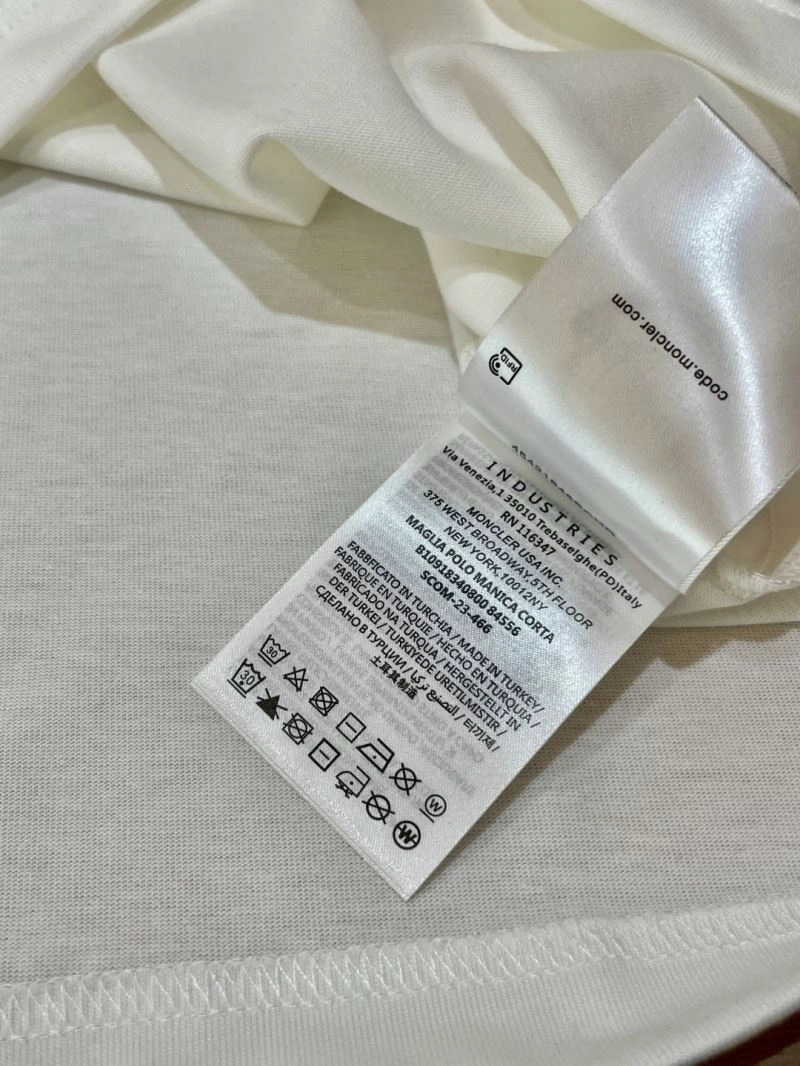 Seasonal Moncler T-Shirts 141384