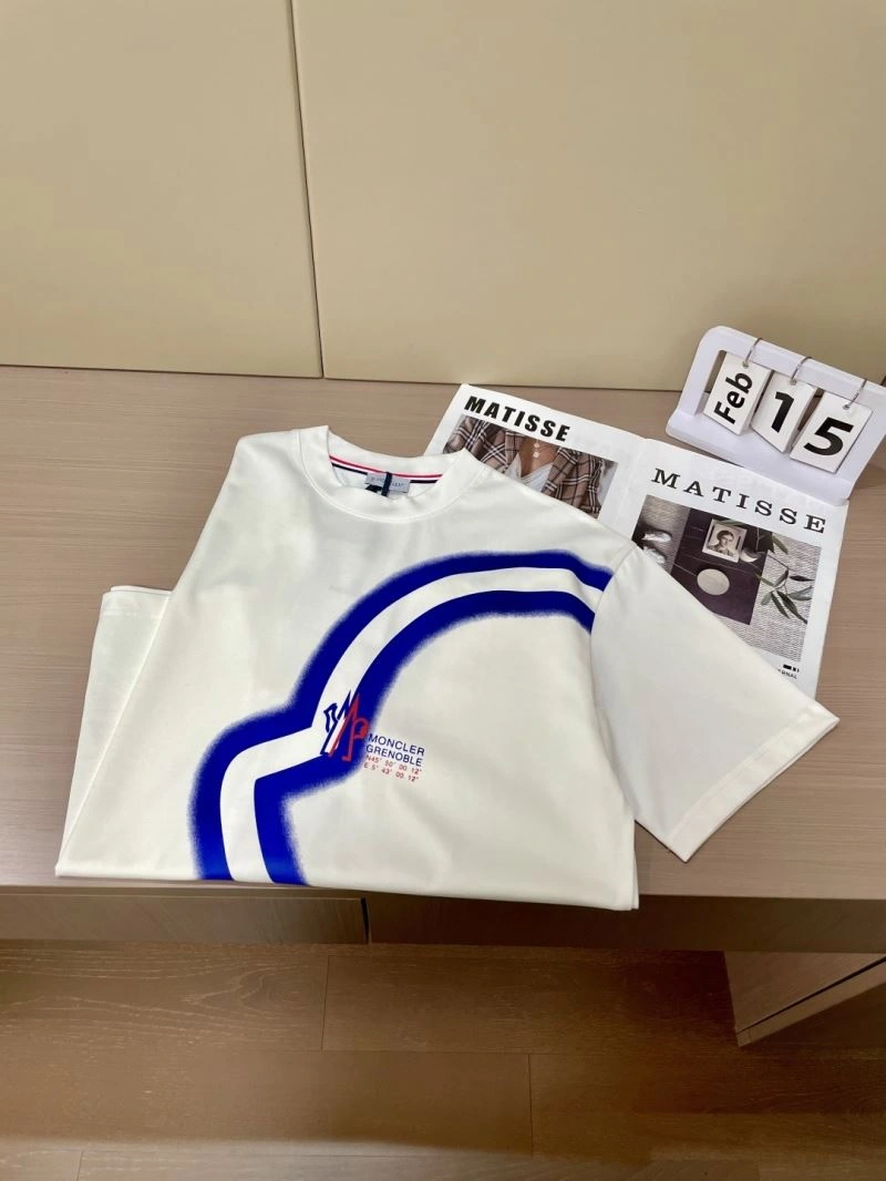 Seasonal Moncler T-Shirts 141382