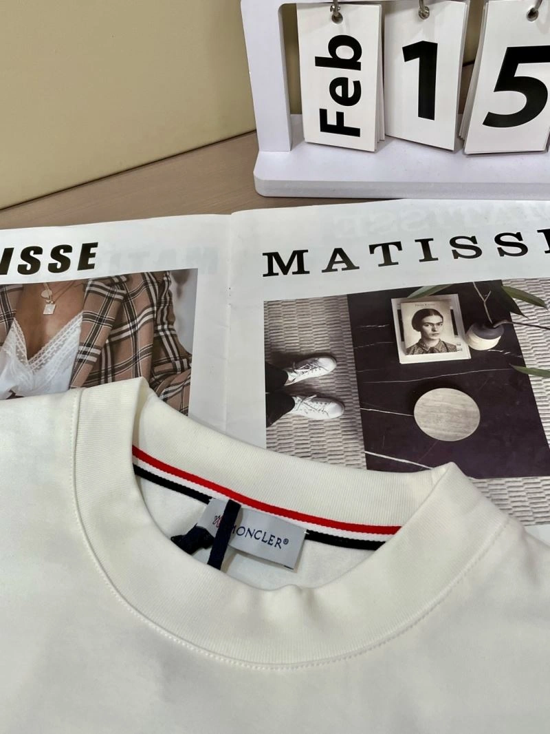 Seasonal Moncler T-Shirts 141382