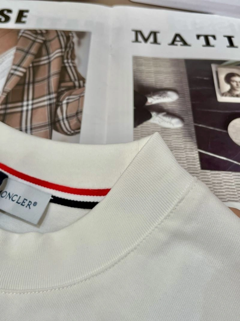 Seasonal Moncler T-Shirts 141382