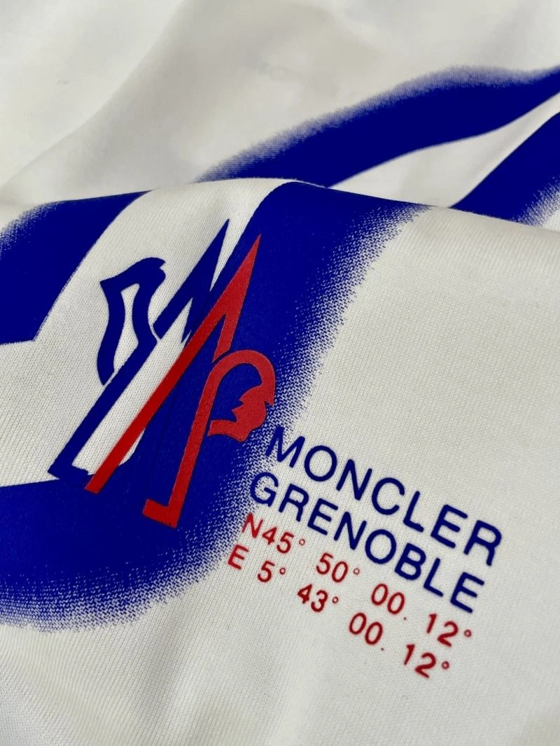 Seasonal Moncler T-Shirts 141382