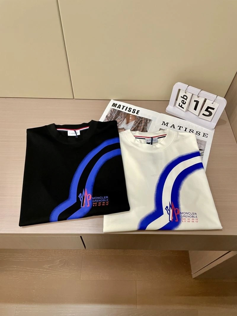 Seasonal Moncler T-Shirts 141382