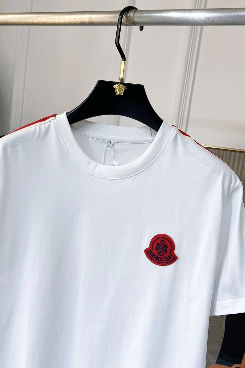 Bold Moncler T-Shirts 141372