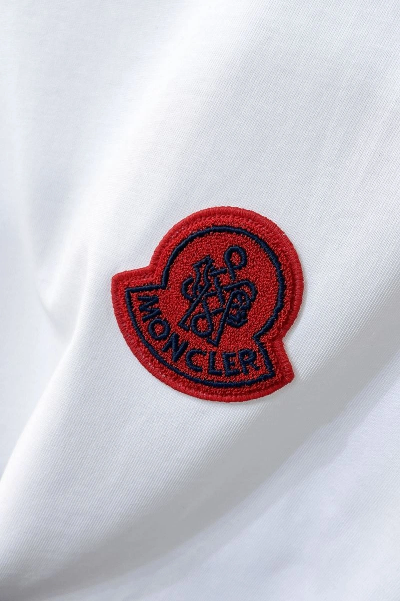 Bold Moncler T-Shirts 141372