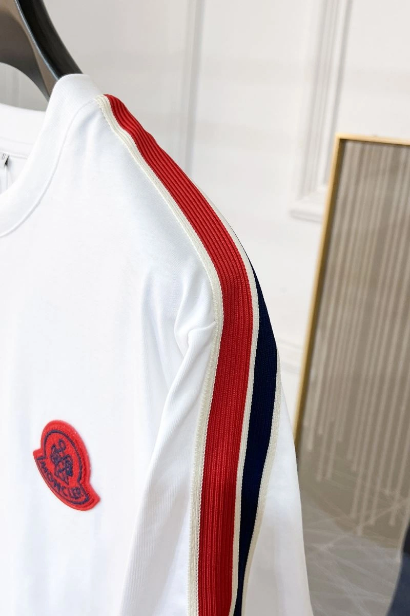 Bold Moncler T-Shirts 141372