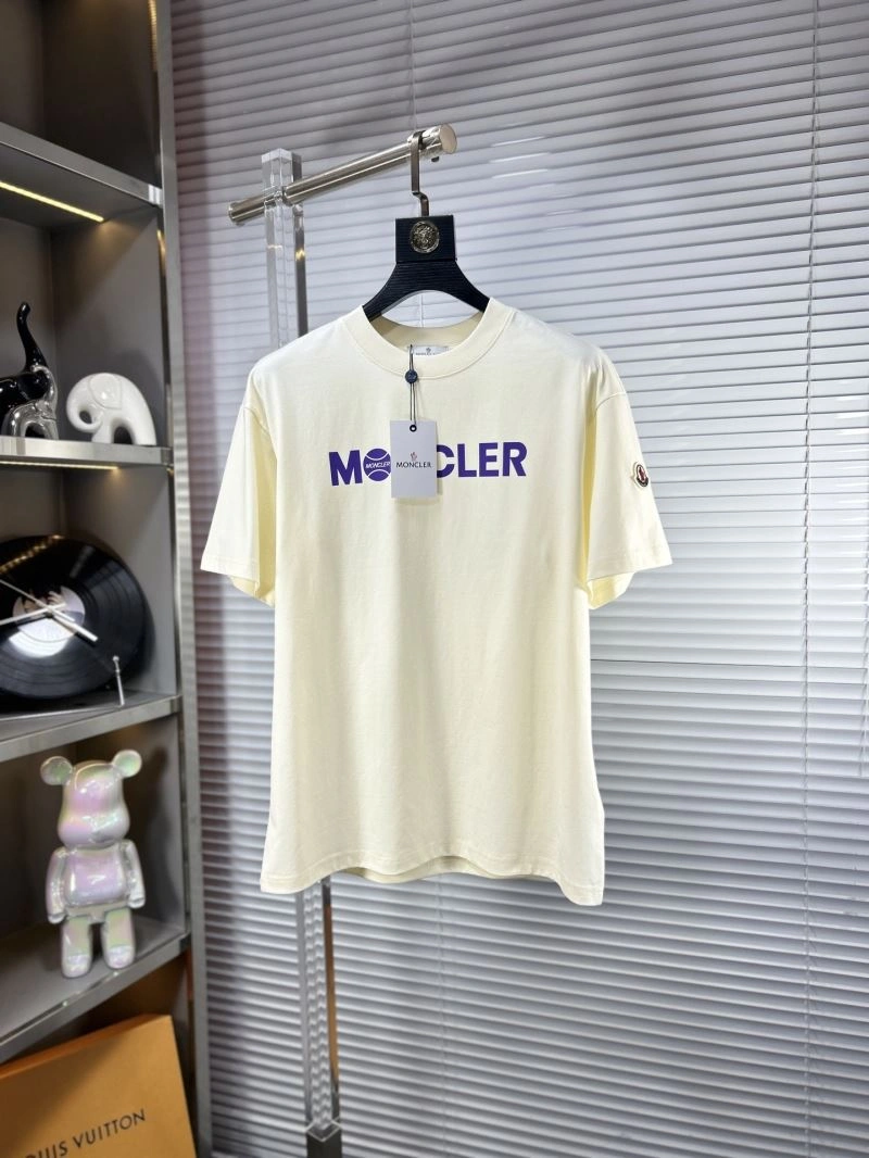 Moncler T-Shirts Lightweight 141357
