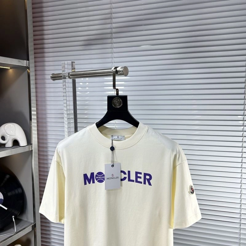 Moncler T-Shirts Lightweight 141357