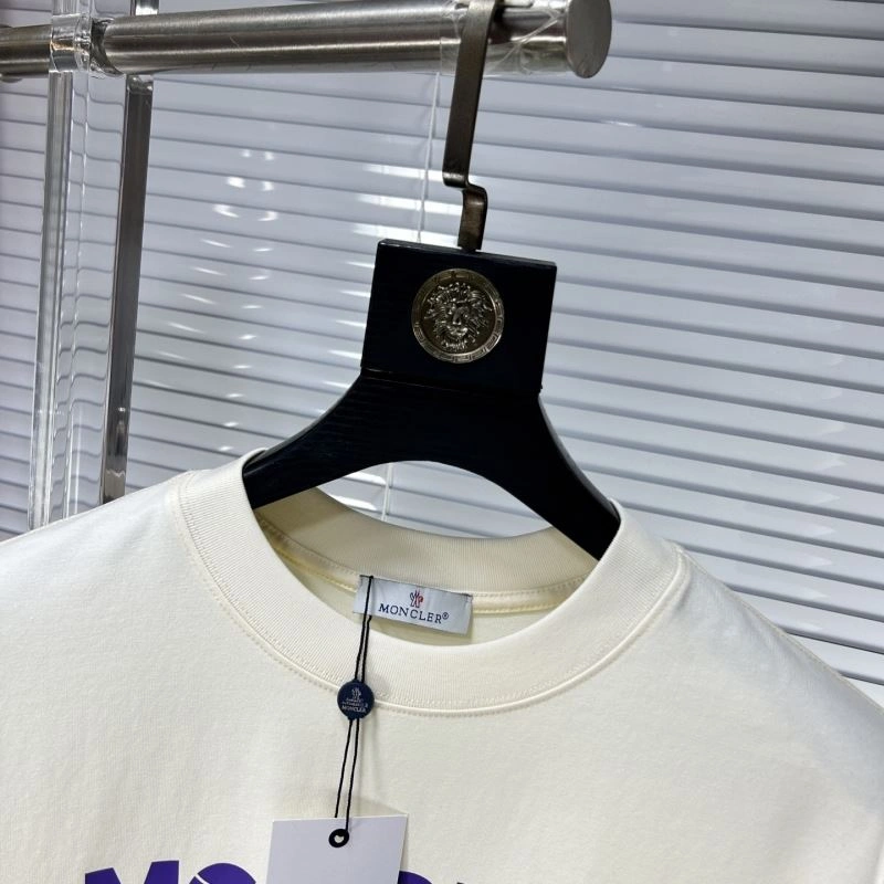 Moncler T-Shirts Lightweight 141357