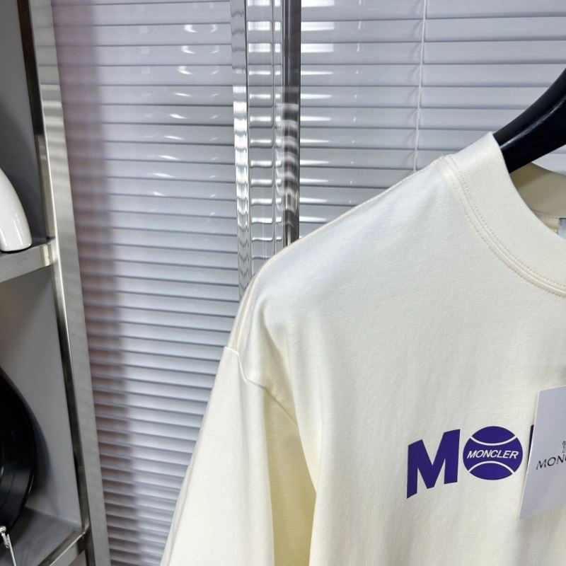 Moncler T-Shirts Lightweight 141357