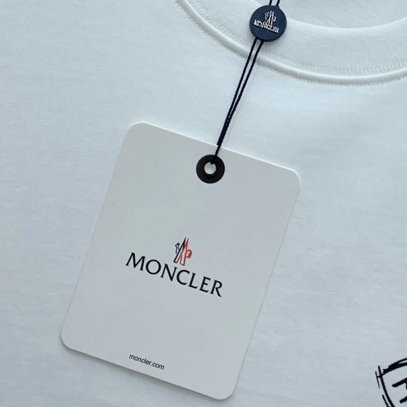Moncler T-Shirts Breathable 141361