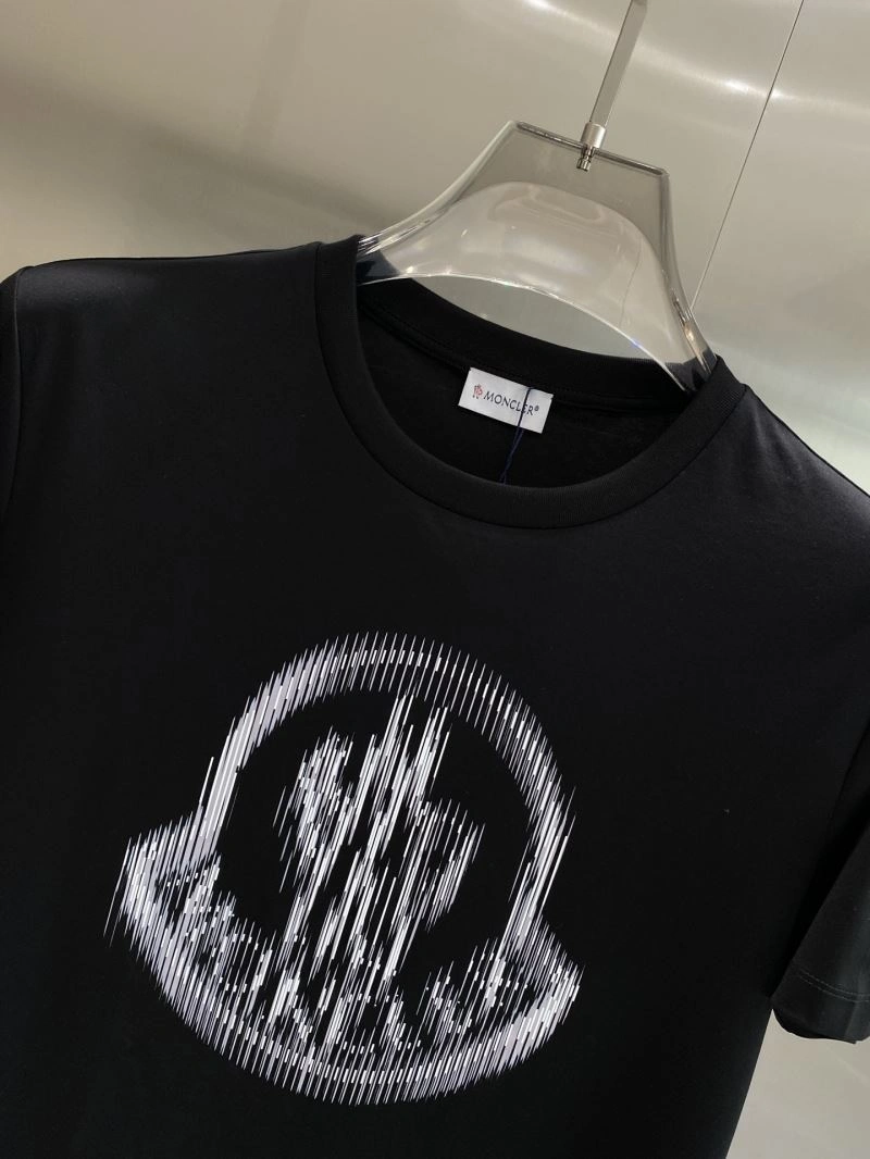 Moncler T-Shirts Durable 141369