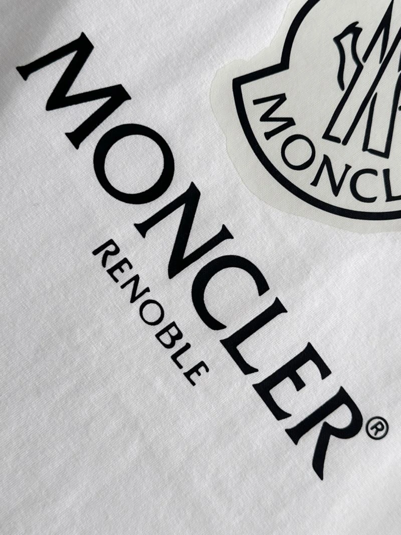 Moncler T-Shirts Soft 141343