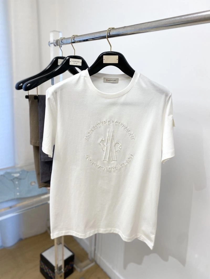 Moncler T-Shirts Vibrant 141336