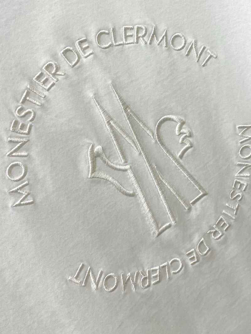 Moncler T-Shirts Vibrant 141336