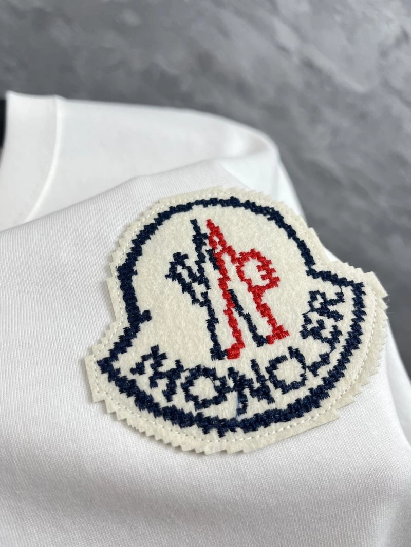 Moncler T-Shirts ComfortFit 141331
