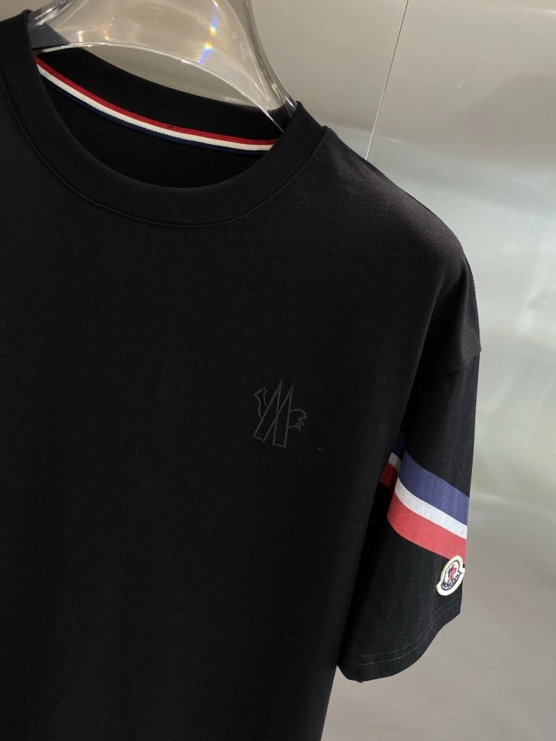 Minimalist Moncler T-Shirts 141330