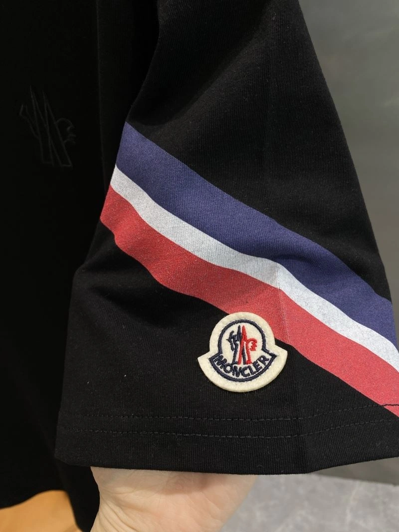 Minimalist Moncler T-Shirts 141330
