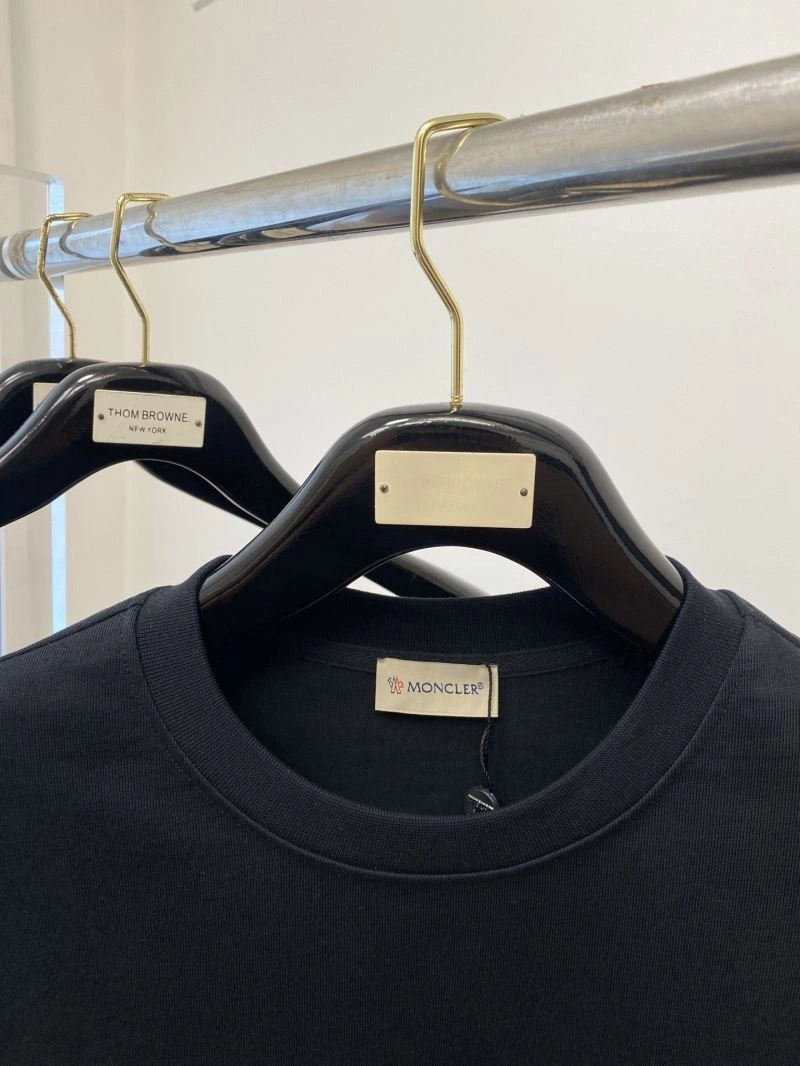 Moncler T-Shirts Trendsetting 141322