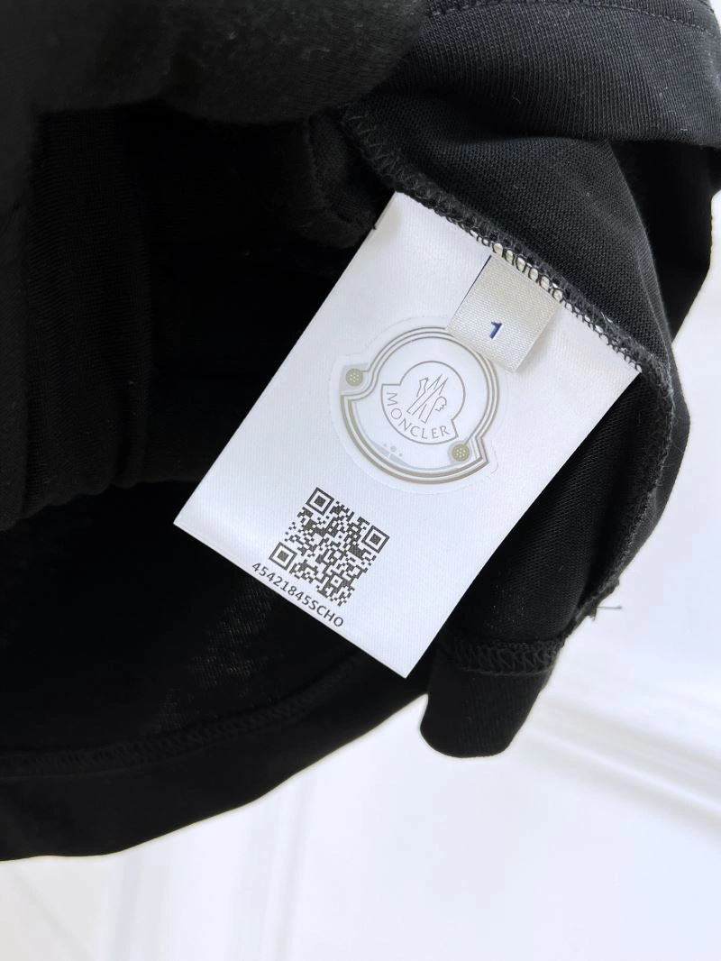 Moncler T-Shirts TechFriendly 141297