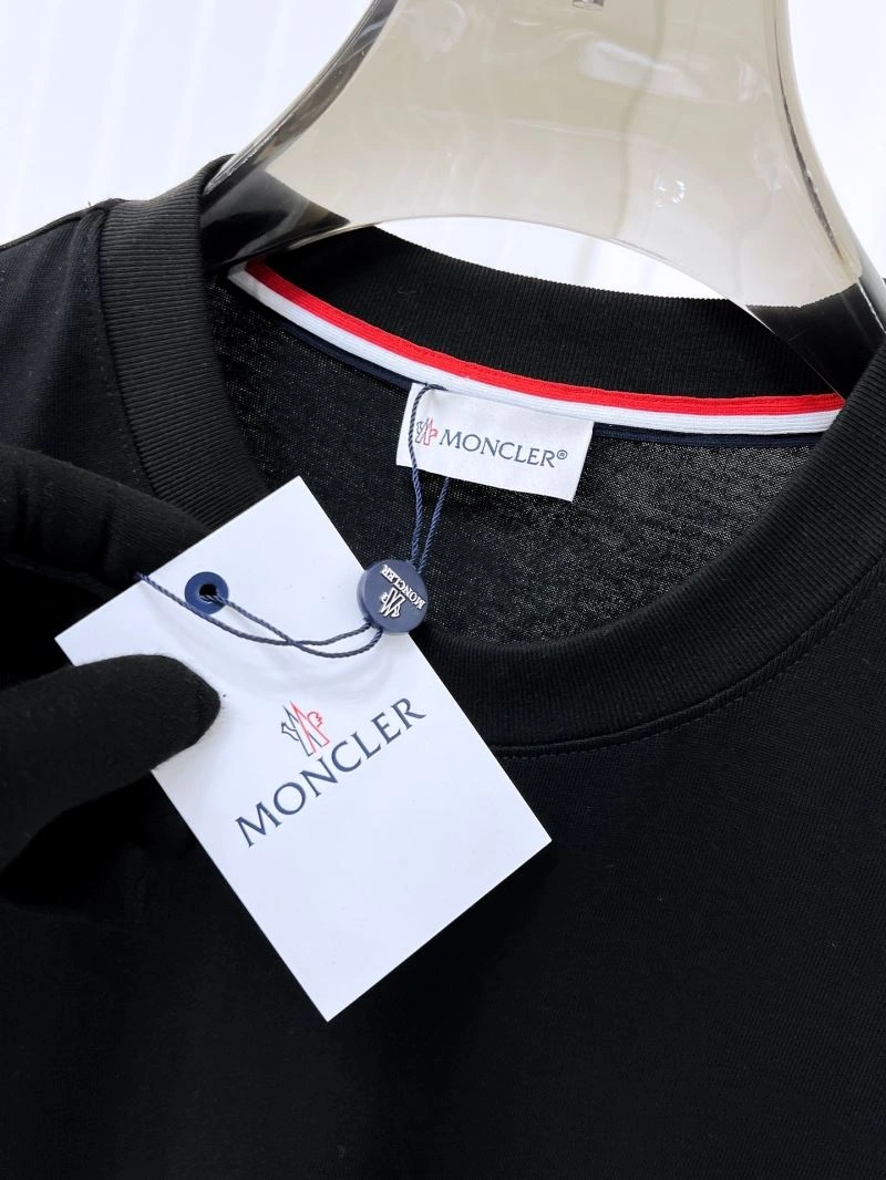 Moncler T-Shirts TechFriendly 141297