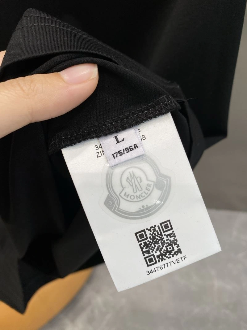 Moncler T-Shirts EasyCare 141302