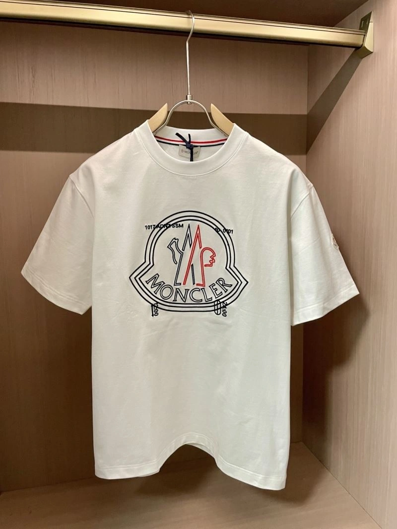 Bold Moncler T-Shirts 141279