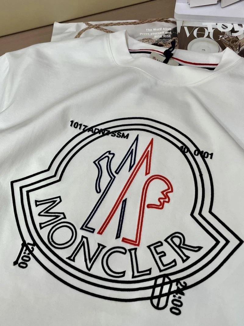 Bold Moncler T-Shirts 141279