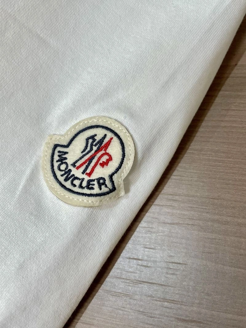 Bold Moncler T-Shirts 141279