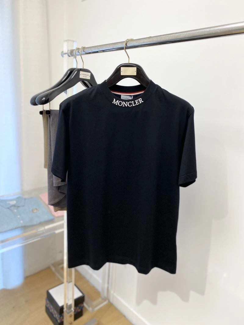 Stretchable Moncler T-Shirts 141274