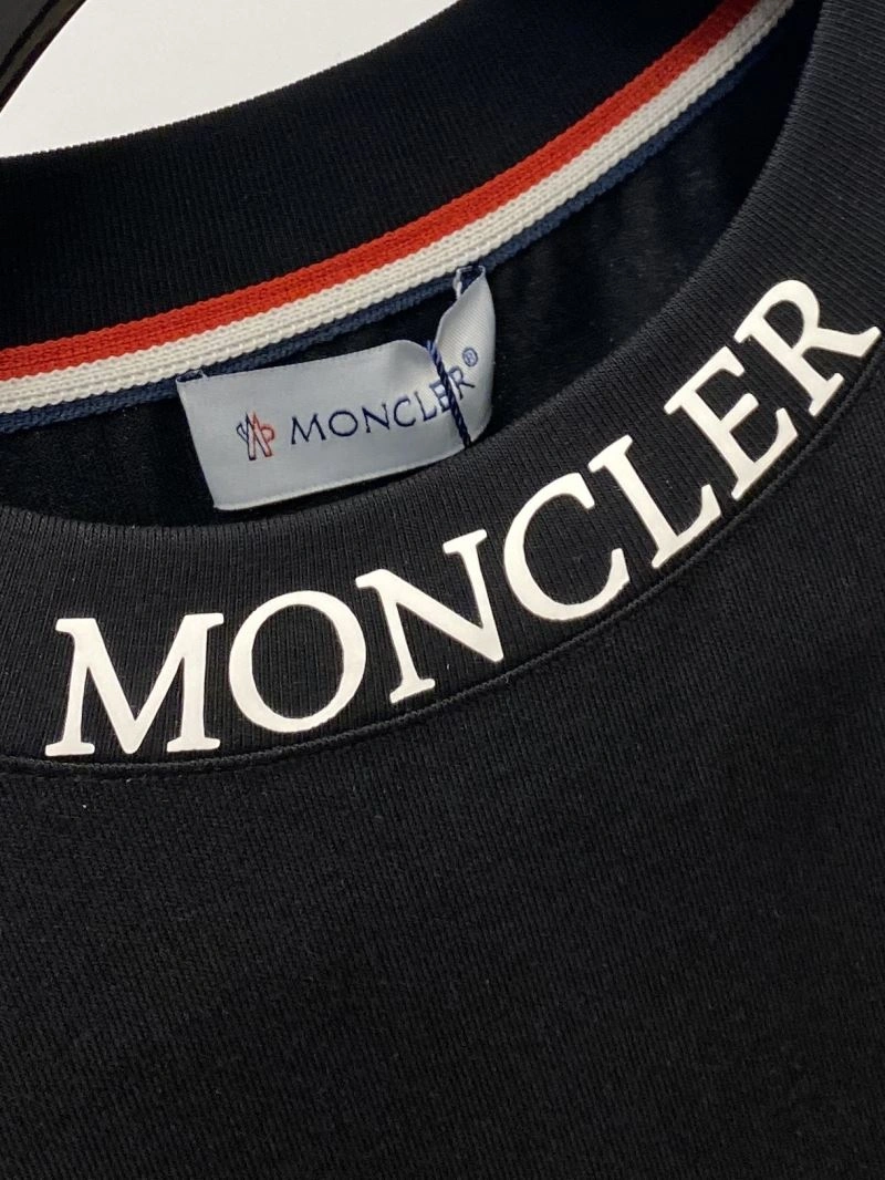 Stretchable Moncler T-Shirts 141274